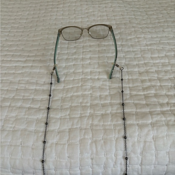 TWO FOSTER GRANT EYEWEAR CHAINS. BLACK PEARL-LIKE BEADS AND CHAIN. DELICATE LOOK - Picture 3 of 5